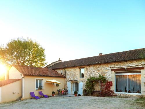 Saint-Medard House | Family Stay in Scenic Cazals