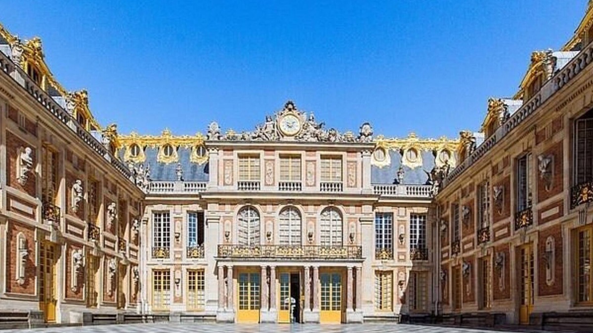Pere Lachaise Apartment | Family Studio with Aircon in Gambetta Paris