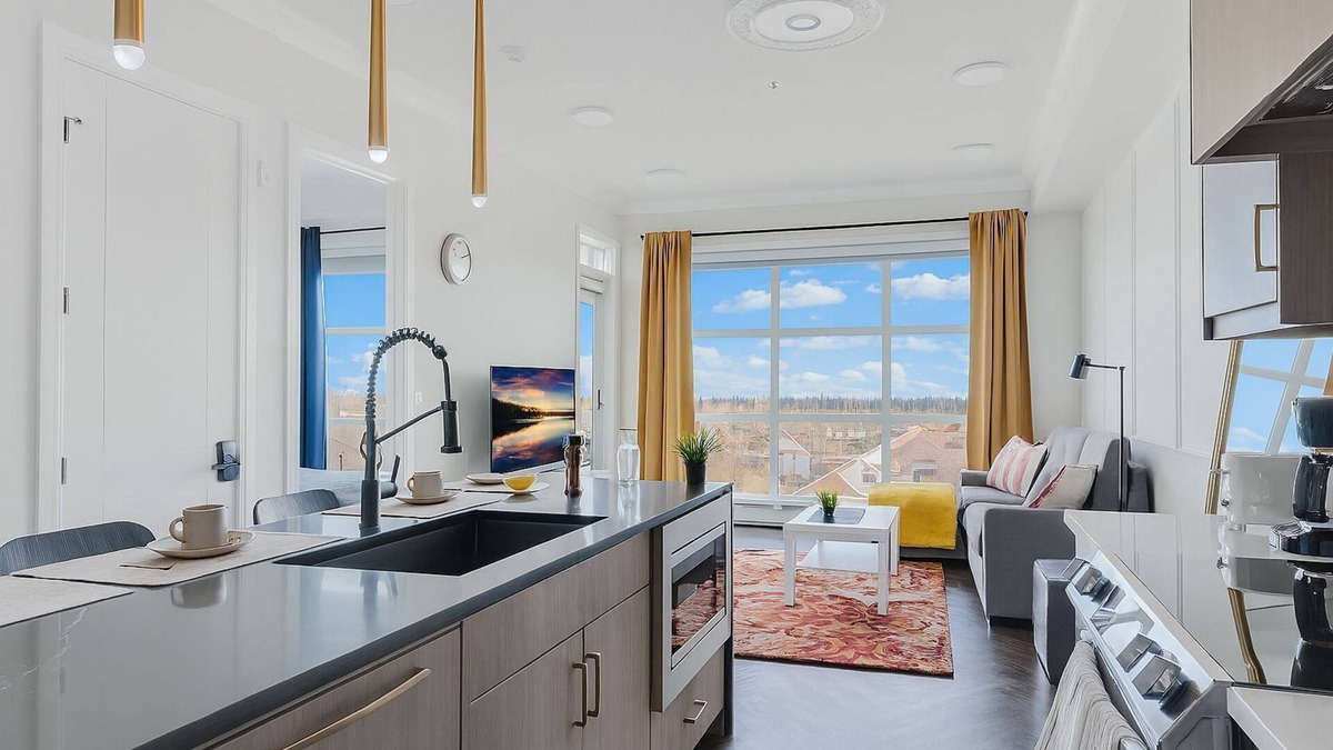 Currie Barracks Condo | Family Stylish 2BR Condo w/City View, DT, Balcony, F/Parking & In-Suite Laundry!