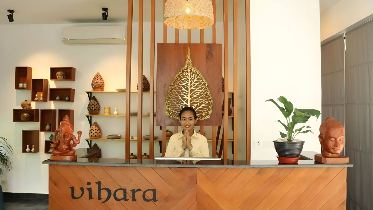 Wat Bo Area House | Family Suite with Balcony