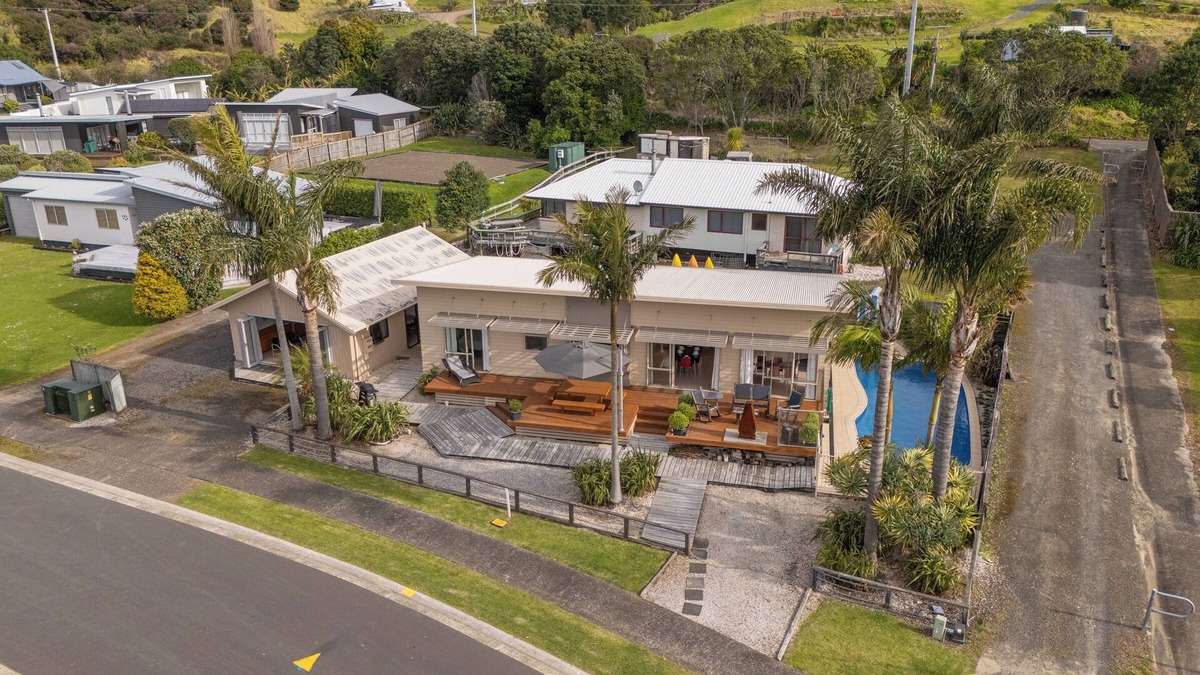Whangapoua House | Family Tides Retreat - Whangapoua Holiday Home