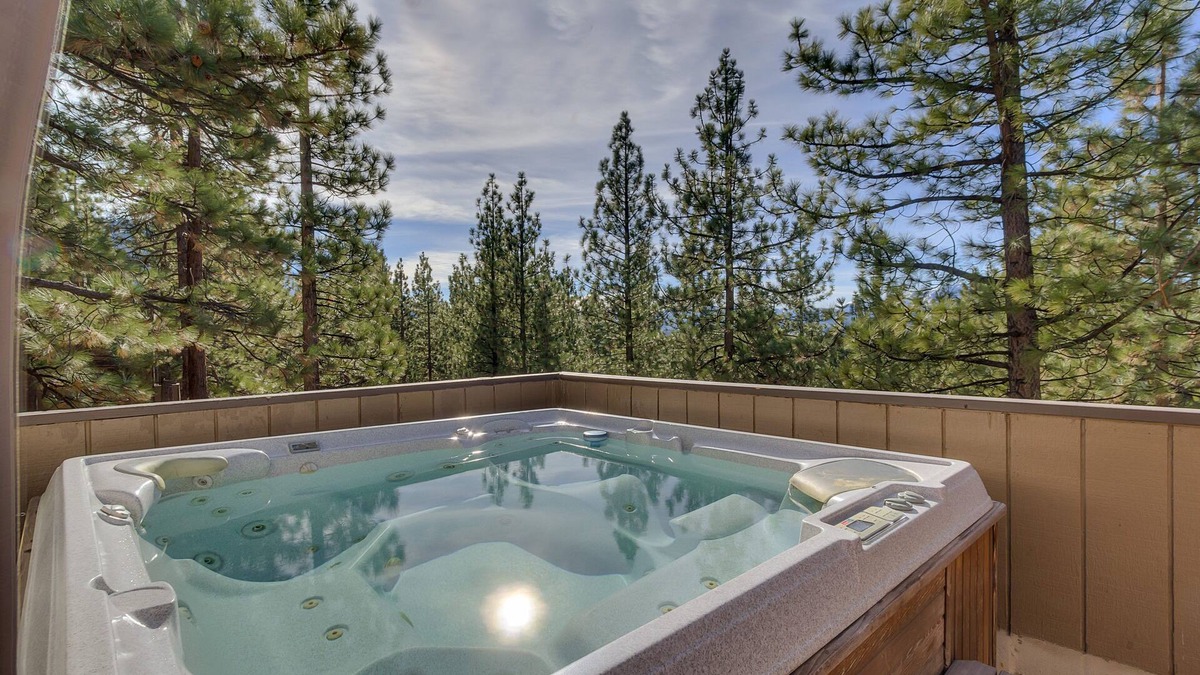 Zephyr Cove Condo | Family Town-home, walk to Clubhouse, close to down town (LV213)