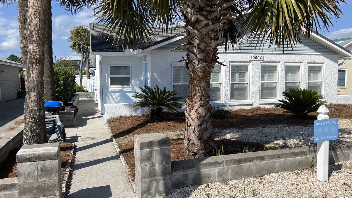 Laguna Beach Estates Cottage | Family Vacation Beach Cottage ~ Across from the Beach