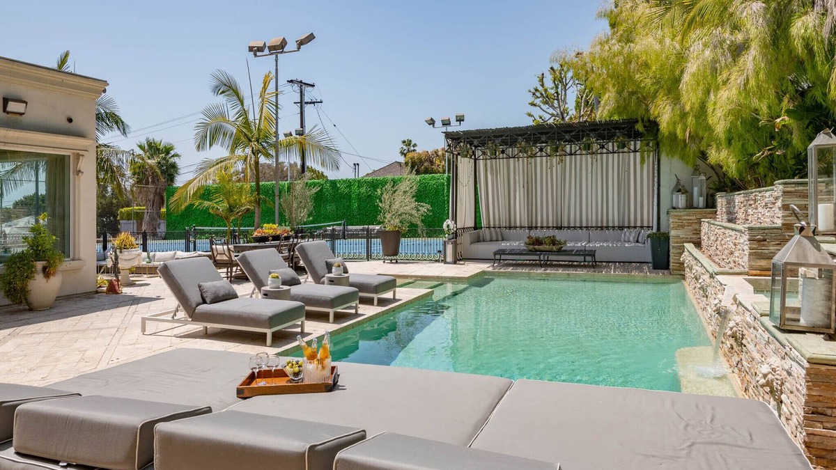 The Flats House | Family Vacation Dream: Privately Gated Mansion Tennis Court and Walk to Rodeo Dr