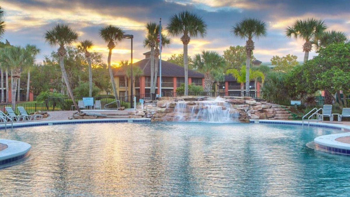 Palm Coast Hotel | Family Vacation! Modish Unit, Near Painters Hill Beach, Pool!
