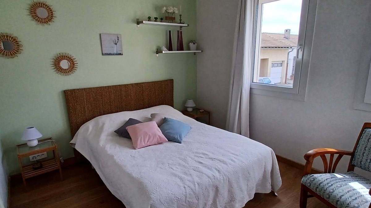 Beaucaire Villa | Family villa in secure development close to shops