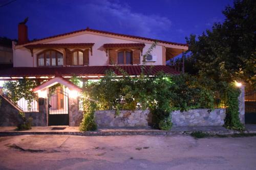 Oreoi Villa | Family Villa Kalypso