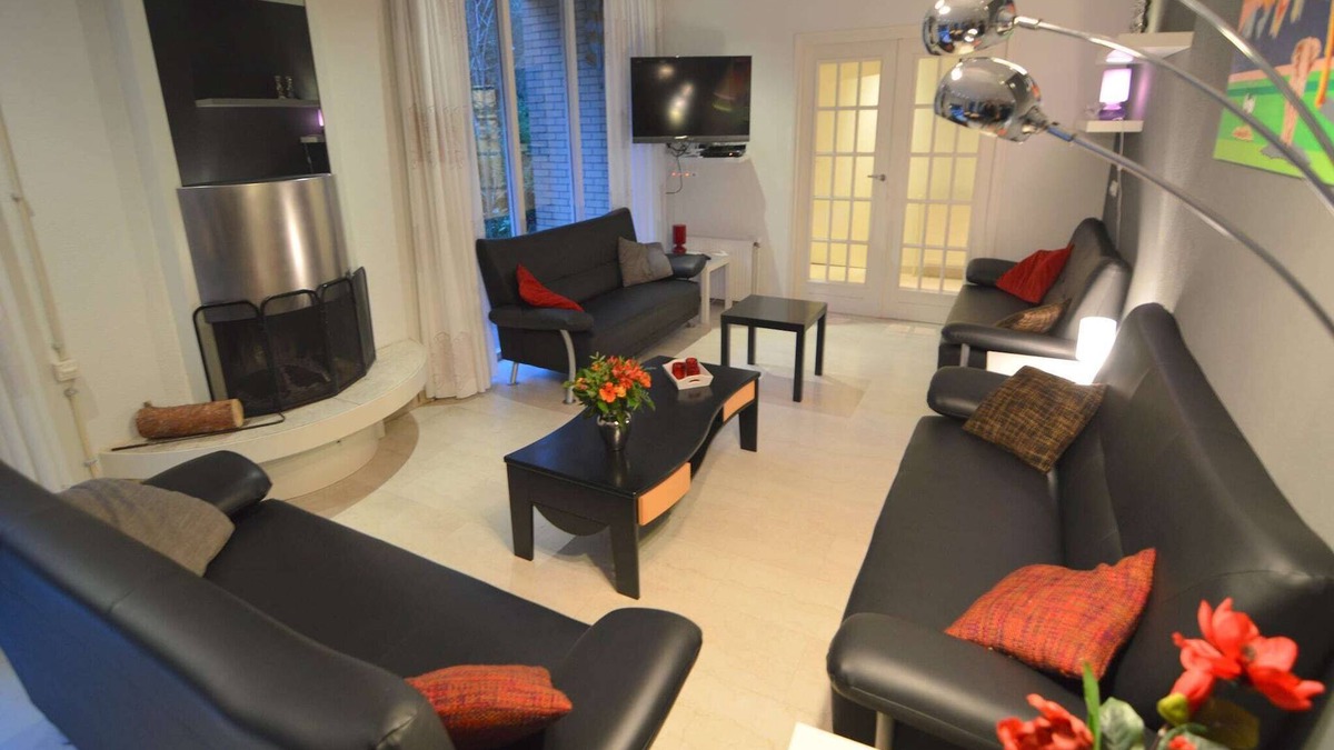 Doornspijk Villa | Family villa w/Trampoline, Pool