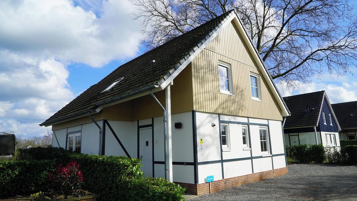 Susteren House | Family villa with 5 or 6 bedrooms, 2 bathrooms and a garden