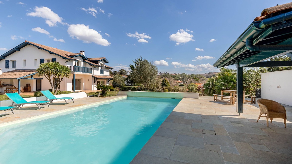 Guethary House | Family villa with pool, walking distance to the beach