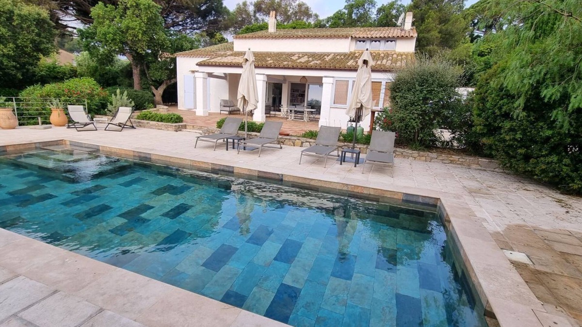 Ramatuelle Villa | Family villa with swimming pool in a secure estate 100 steps from the sea