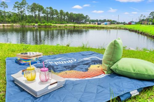 Longs House | Family Waterfron Retreat-near Golf Beach Barefoot