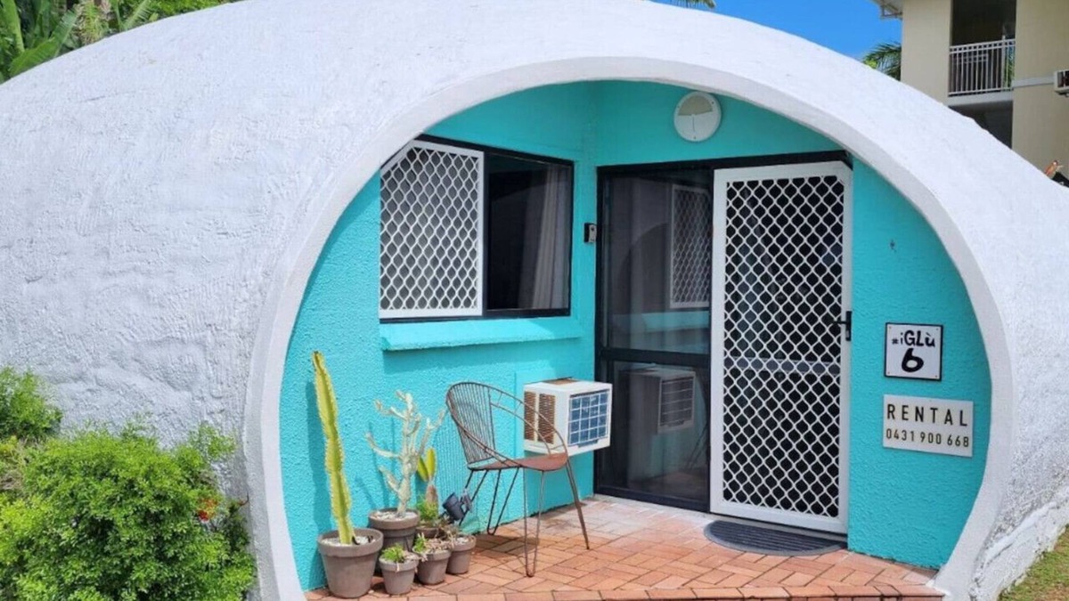 Trinity Beach Apartment | Famous Beachfront Dome at Trinity Beach Sleeps 4