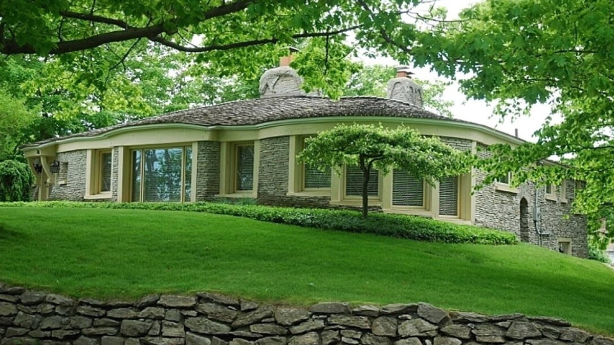 Charlevoix House | Famous Mushroom House, Earl Young’s Personal Residence overlooking Lake MI!