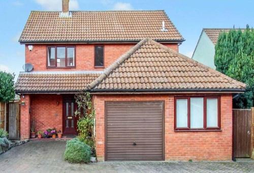 Dilton Marsh House | Famous White Horse on the hill