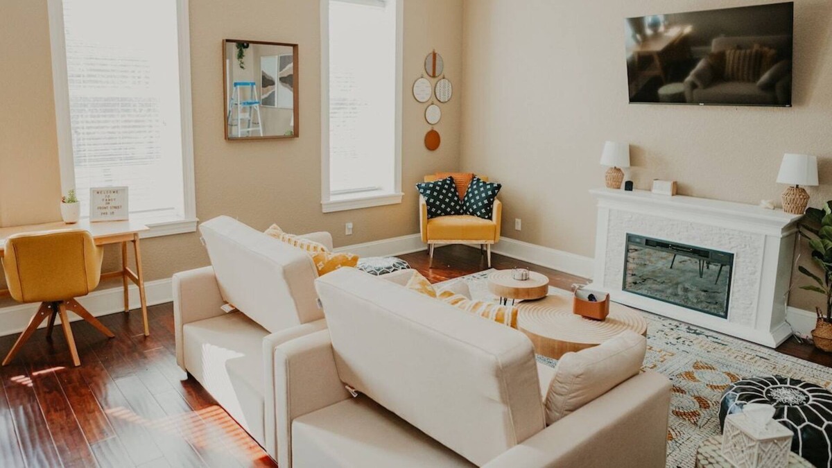 Marietta Apartment | Fancy on Front Street- Downtown