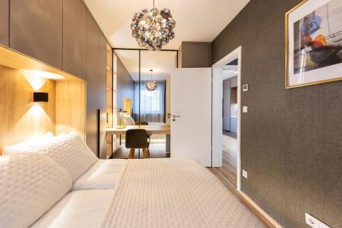 Corvin negyed Apartment | Fancy residence private parking & garden