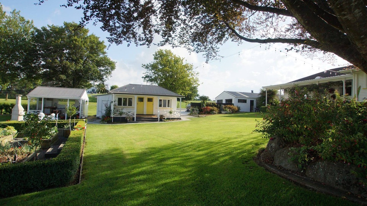 Maungatautari Apartment | Fantail Cottage - 1 of 3 in a country garden bordering a native reserve