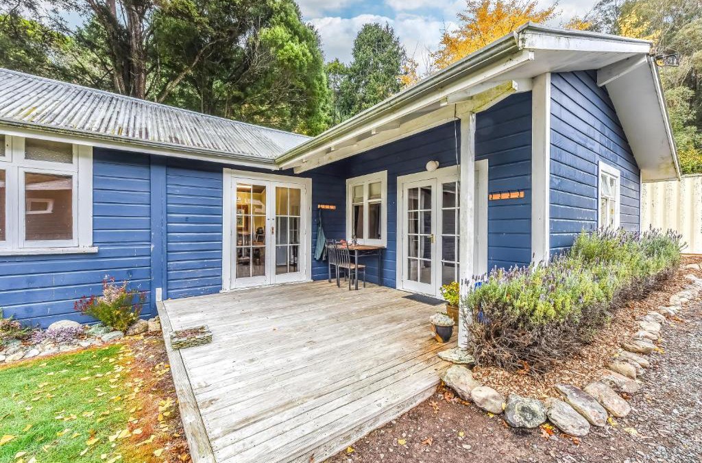 Saint Omer House | Fantail Cottage Kaiuma Bay - Havelock Holiday Home