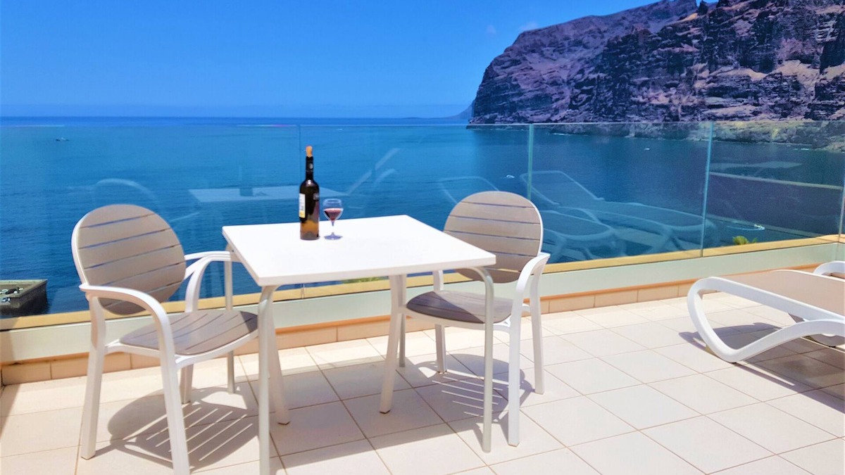 Los Gigantes Apartment | Fantastic apartment with large terrace! View of the sea and Los Gigantes.