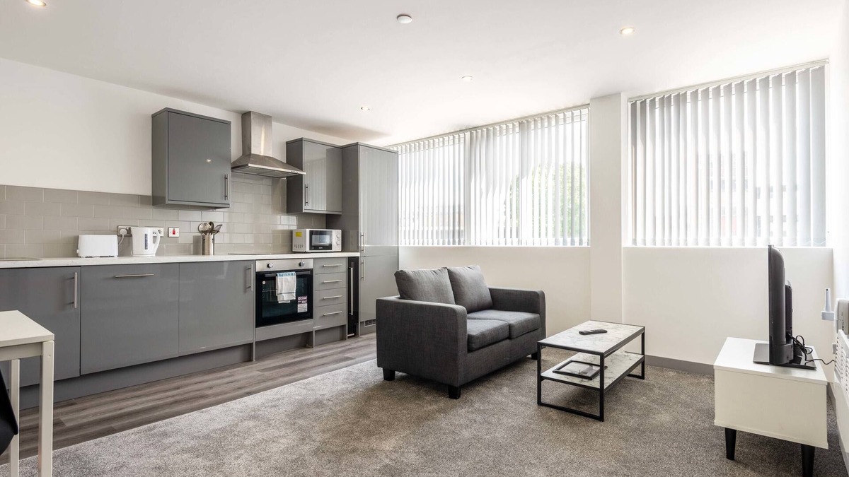 Yeadon Apartment | Fantastic 1 Bedroom Yeadon Apartment