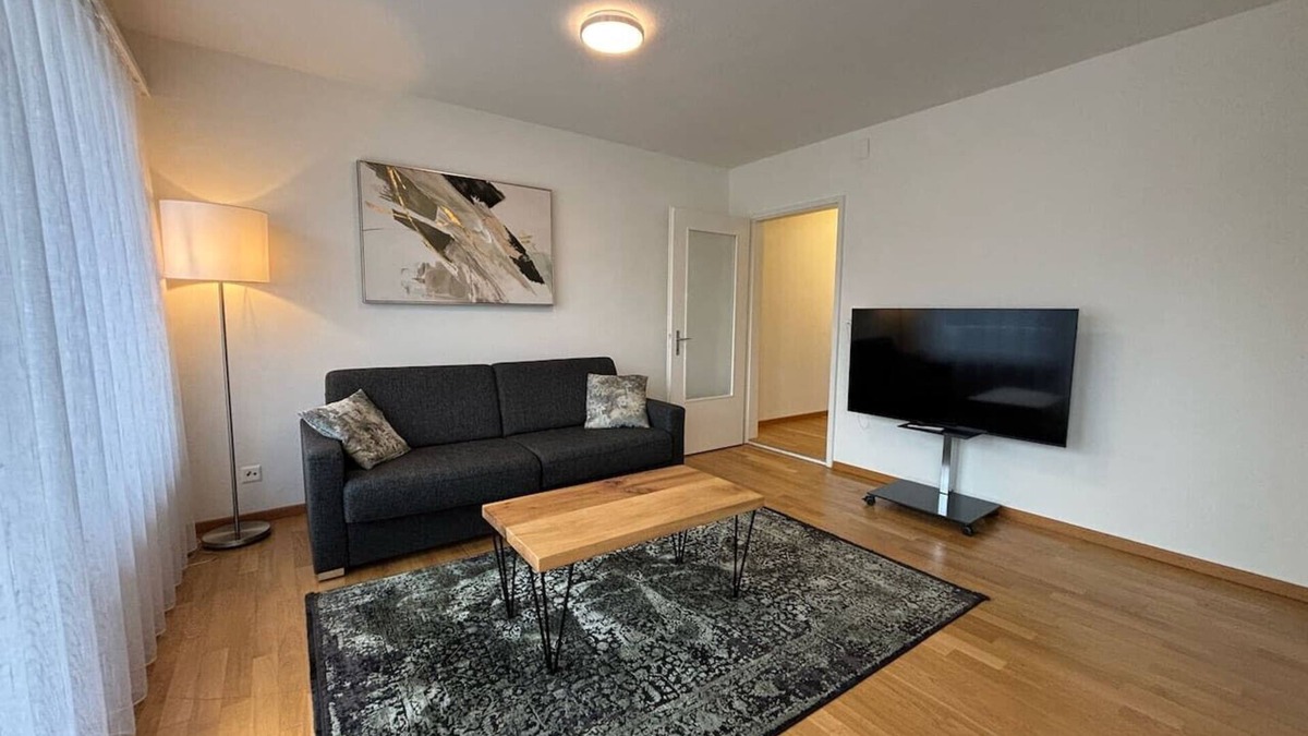 Hirslanden Apartment | Fantastic 1BR flat in the city center (Sky11)