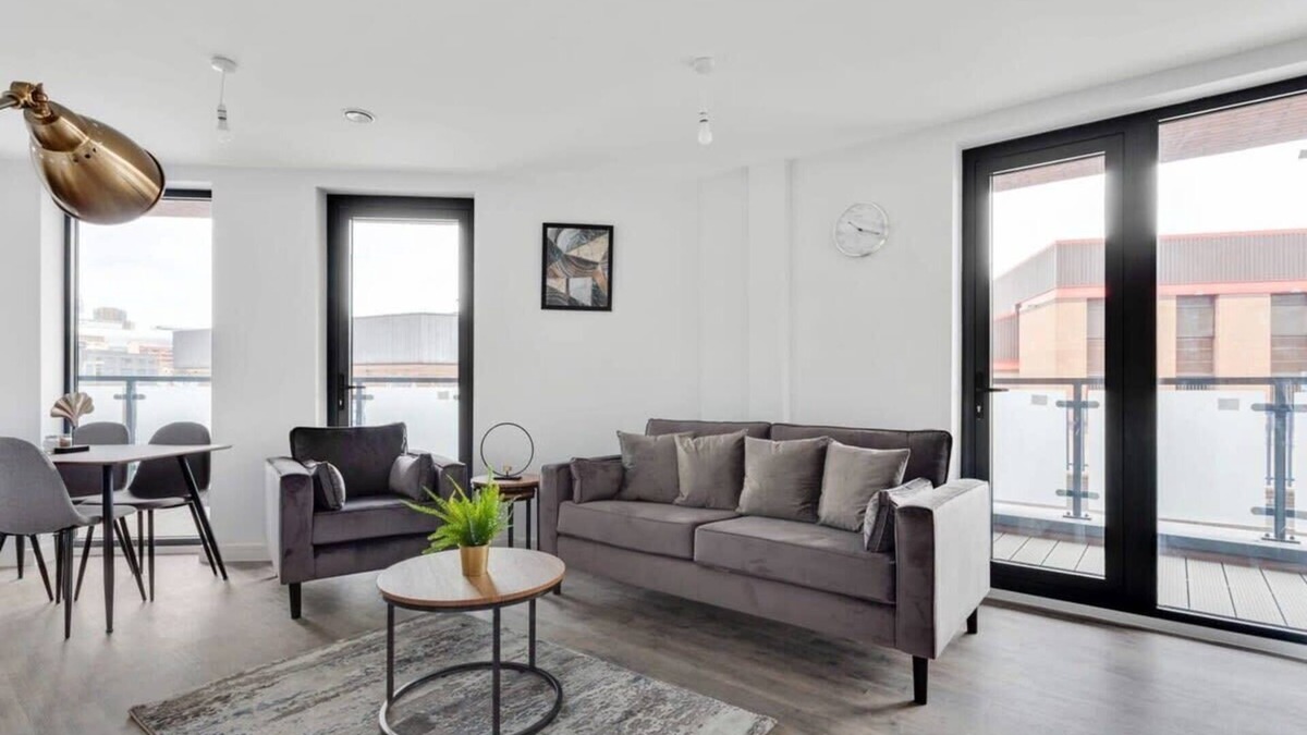 Bordesley Apartment | Fantastic 2 Bed 2 Bath Apartment in Birmingham
