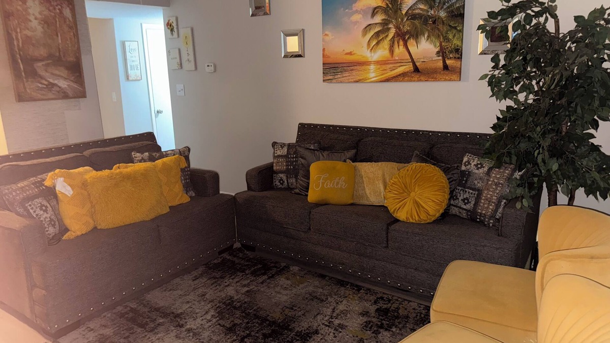 Glen Iris Apartment | Fantastic 2-bedroom apartment with AC in vibrant Birmingham