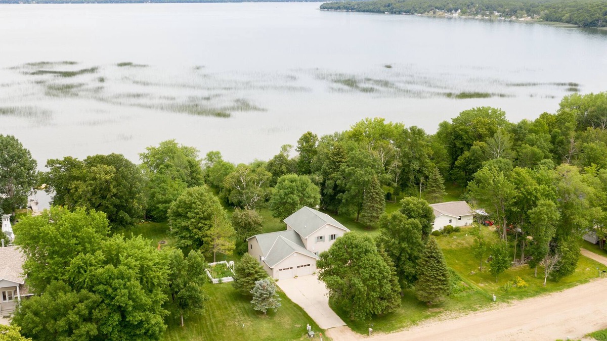 Alexandria House | Fantastic 3 bed, 2 bath Lake Miltona Home near famed sandbar. Sleeps 10. Lic2114