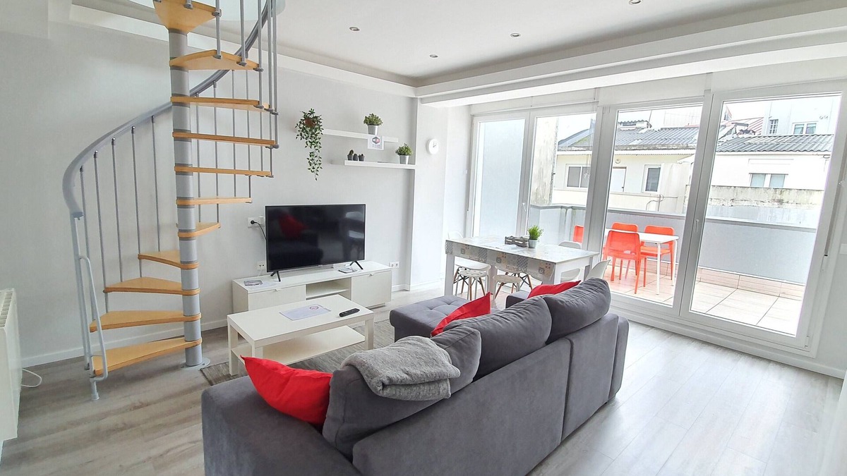 La Coruna Apartment | Fantastic 3 bedroom duplex with terrace. Wifi included. Smart TV