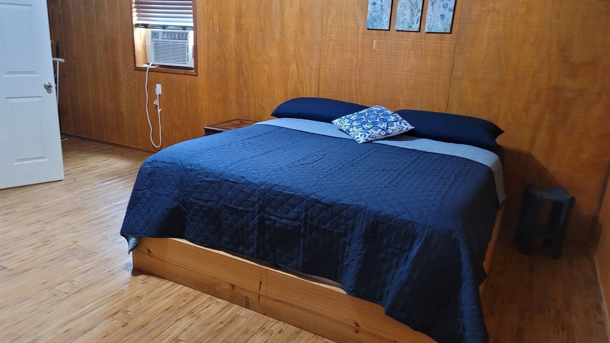 Justiceburg House | Fantastic 3-bedroom house with AC in Justiceburg. 7 miles from Lake Alan Henry.