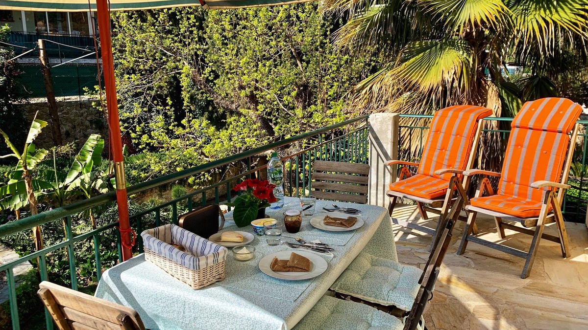Vence Apartment | Fantastic Apartment Nuages in Villa Fontaine Vieille, Vence, near Nice