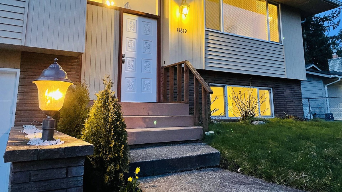 Silver Lake House | Fantastic cheerful 3BR 2 Bath family residential in Everett