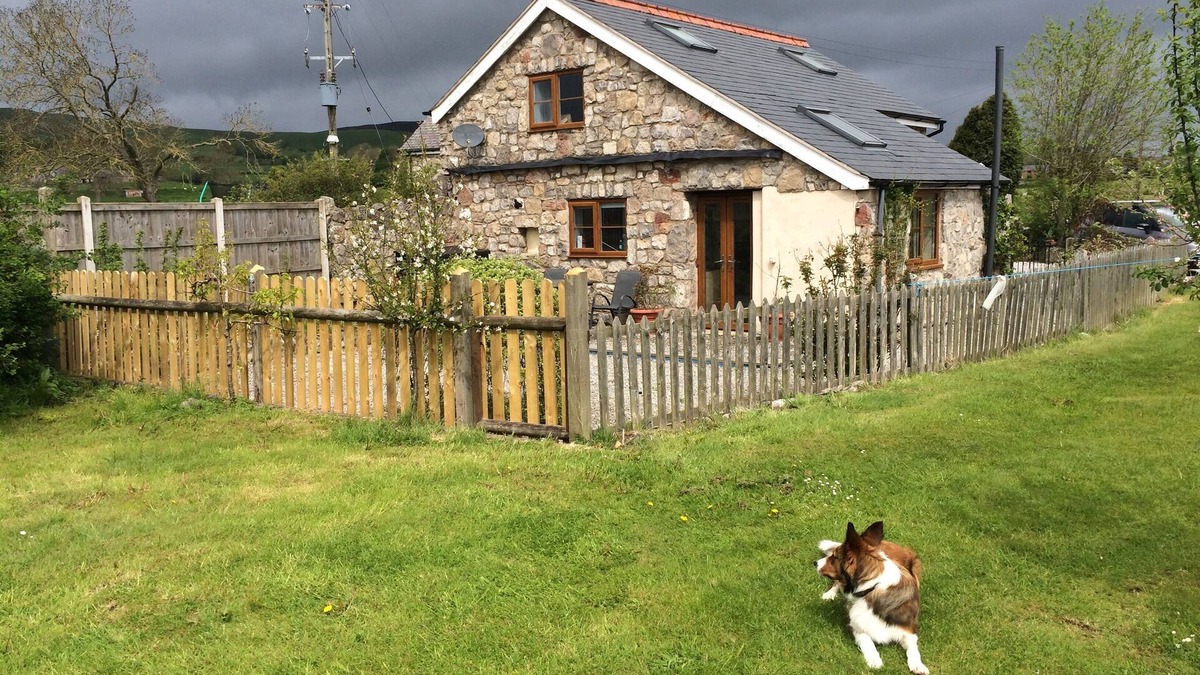 Llanarmon-yn-Ial Cottage | Fantastic Cottage in a Peaceful Rural Location