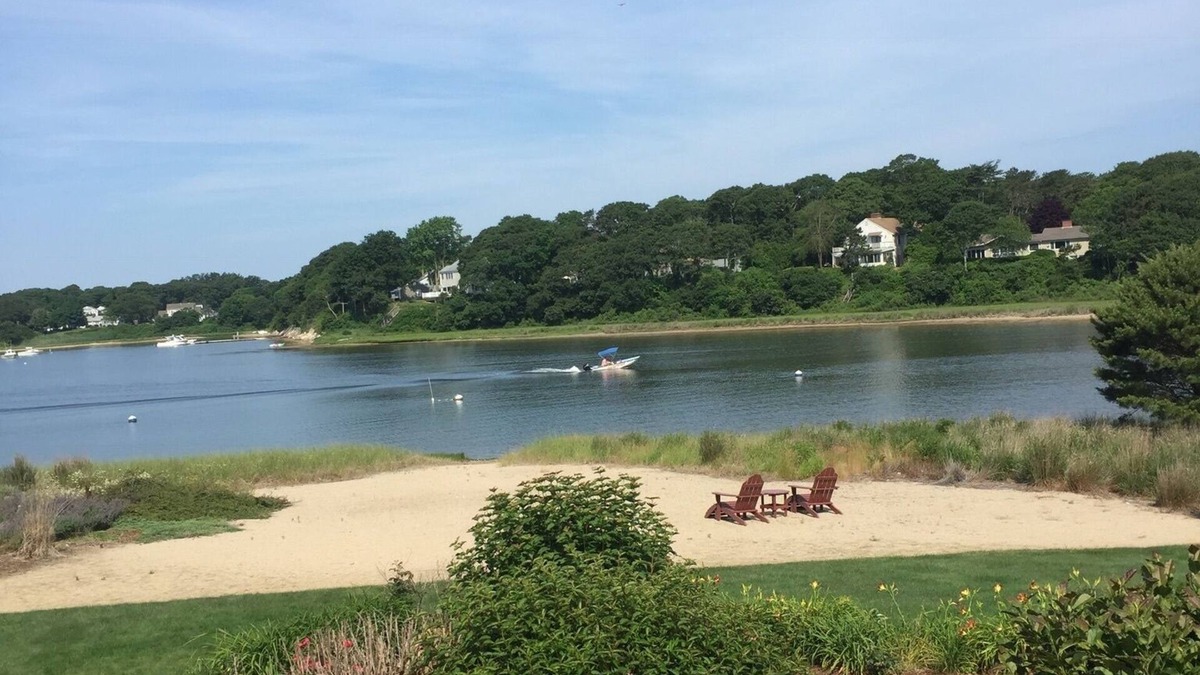 East Falmouth House | Fantastic five bedroom 3 1/2 bath house on the water in Falmouth