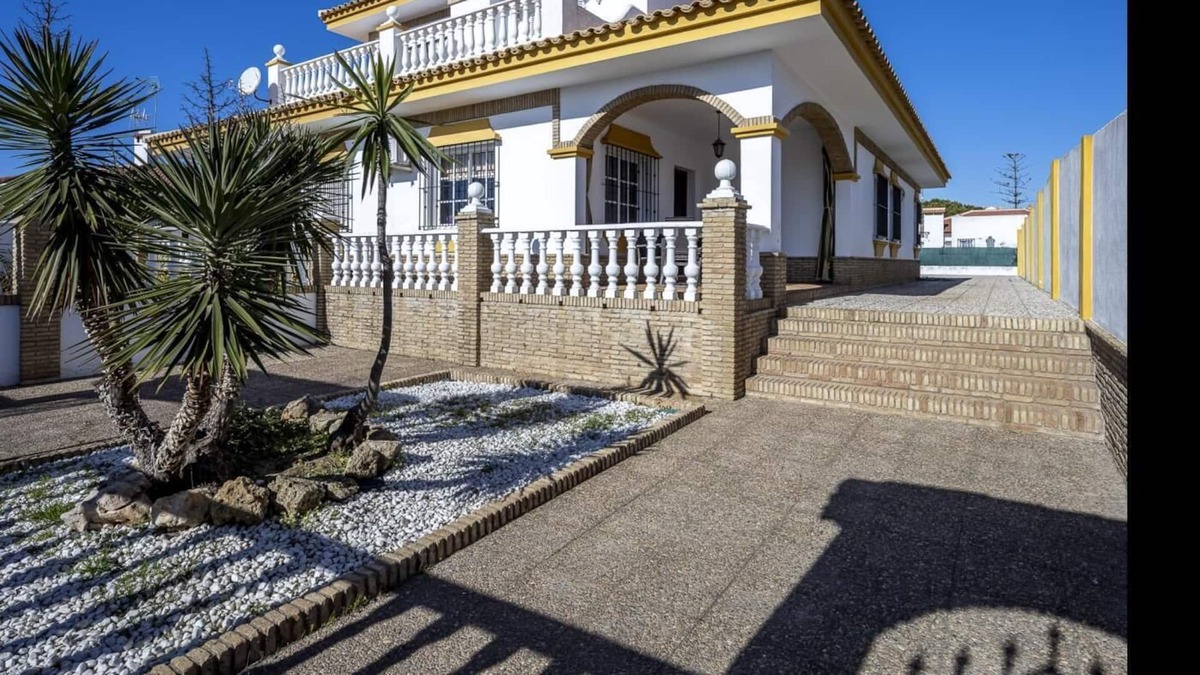 Sector S - Somormujo Villa | Fantastic house in Matalascañas with 2 floors, 3 bedrooms, large outdoor area
