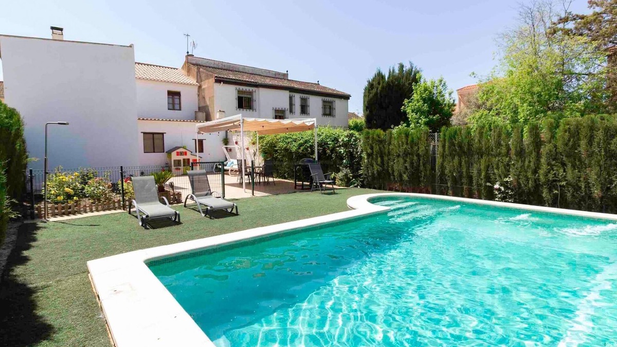 Durcal Cottage | Fantastic house with private pool, garden and wifi