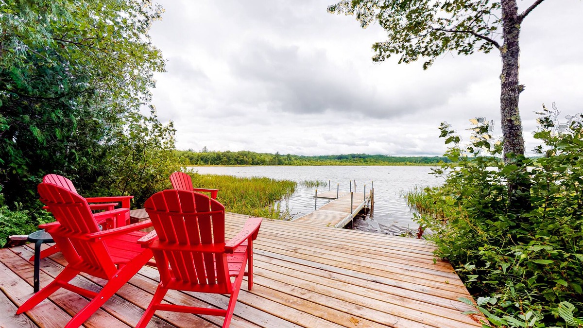 Winthrop Cabin | Fantastic Lakefront Cabin W/Free WiFi, Three Kayaks, Private Dock, & Firepit