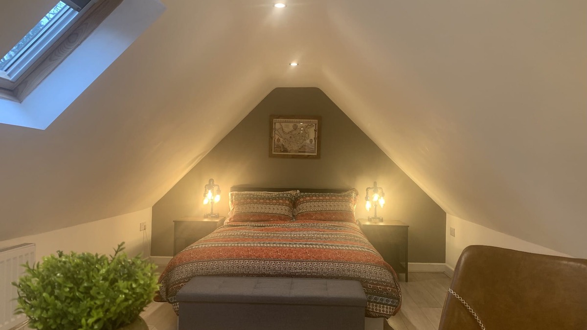 Warmingham Ski Chalet | Fantastic Location, Annexe with Hot Tub