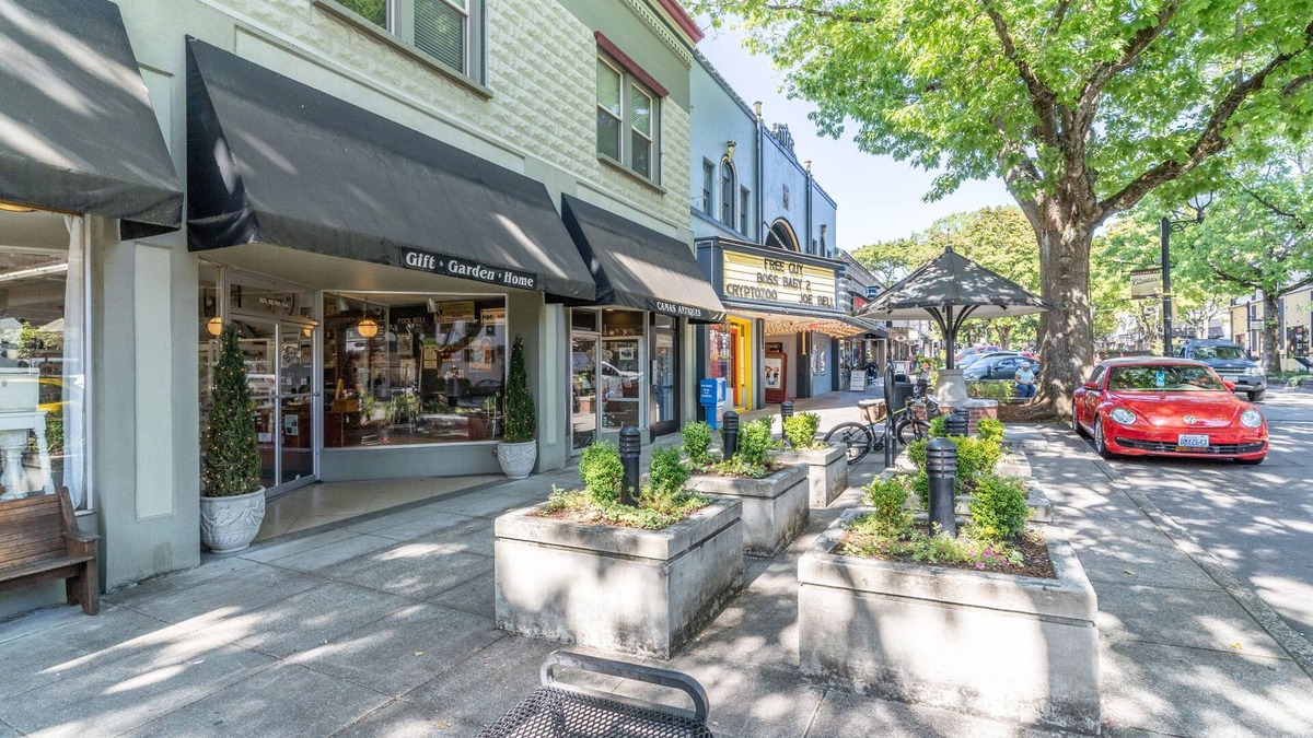 Camas House | Fantastic Location in the heart of Downtown Camas, Washington