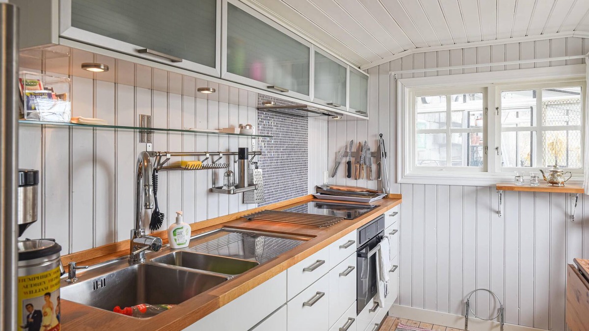 Kode House | Fantastic location with panoramic views of a nature reserve.