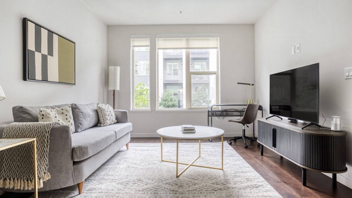 Milpitas Apartment | Fantastic Milpitas 1BR w/Pool, Gym & W/D, walk to BART, by Blueground