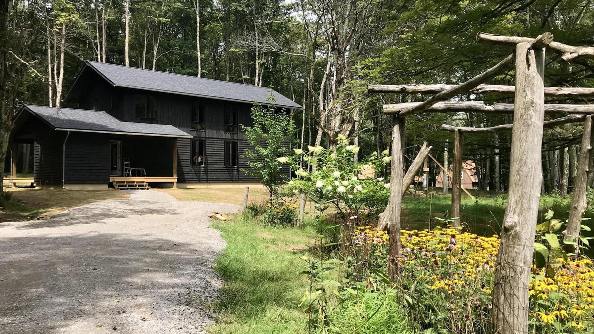 Timberline Cabin | Fantastic Nordic Modern Cabin on Five Idyllic Acres