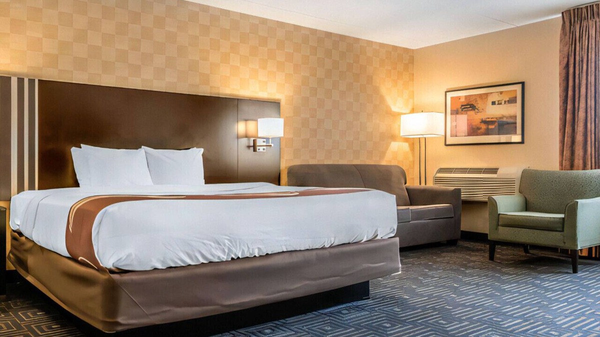 East Bloomington House | Fantastic Place! Enjoy Our Sparkling Indoor Pool