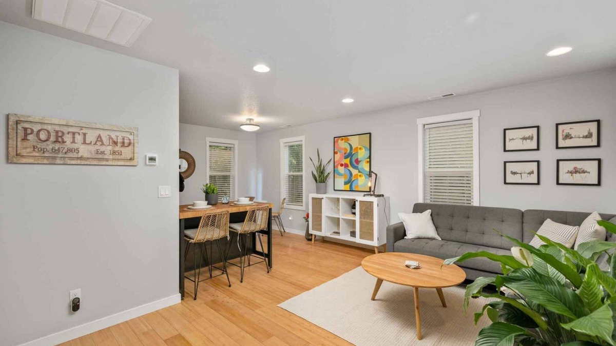 Ardenwald House | Fantastic Private Single Level Casita, New Decor and Furnishing, Covered Patio, 2 Blocks to Hospital