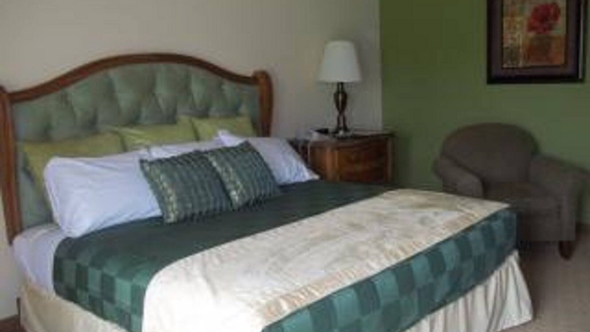 Mishicot Condo | Fantastic resort close to Lake Michigan beaches and 30 minutes from Green Bay