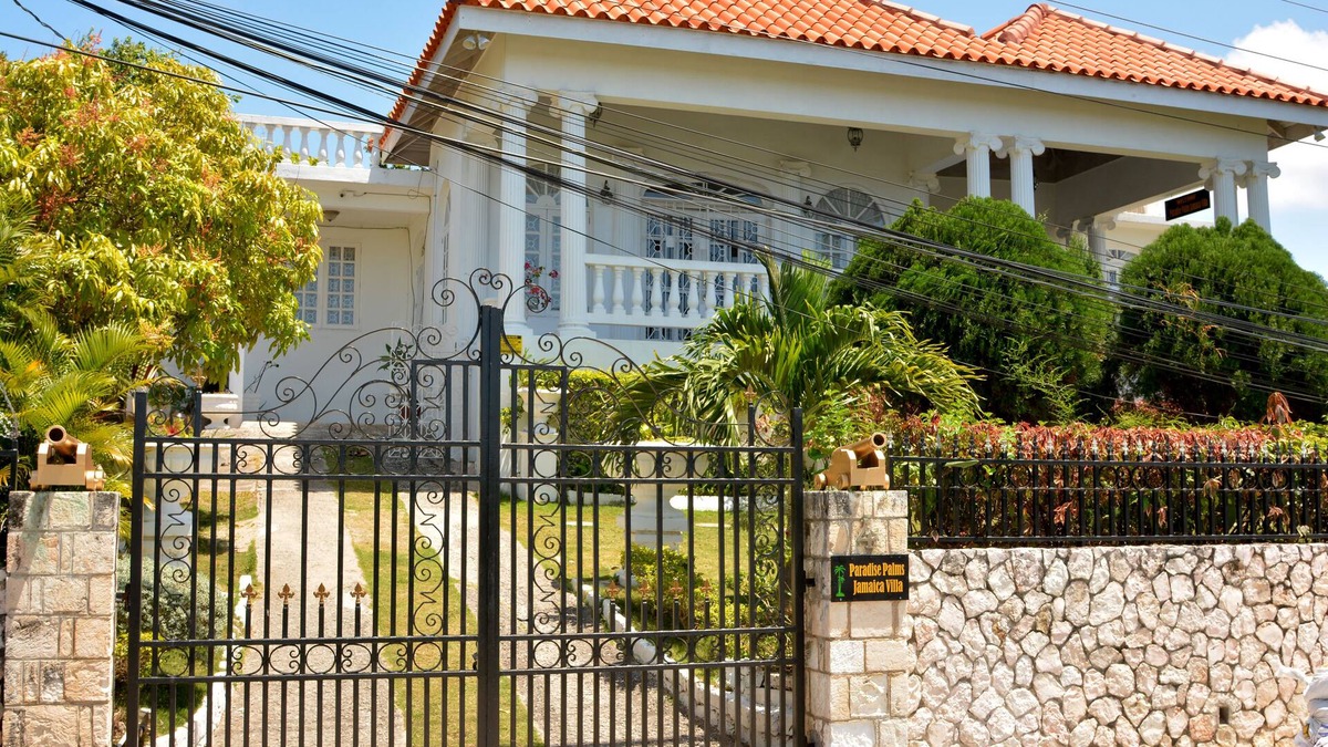 Paradise Acres Villa | Fantastic self catering Villa near the Hip Strip & Beach in Montego Bay Jamaica