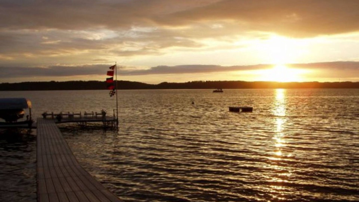 Clam River Cottage | Fantastic Torch Lake Waterfront Cottage B ~ Tennis Court ~ Kayaks And SUP's!