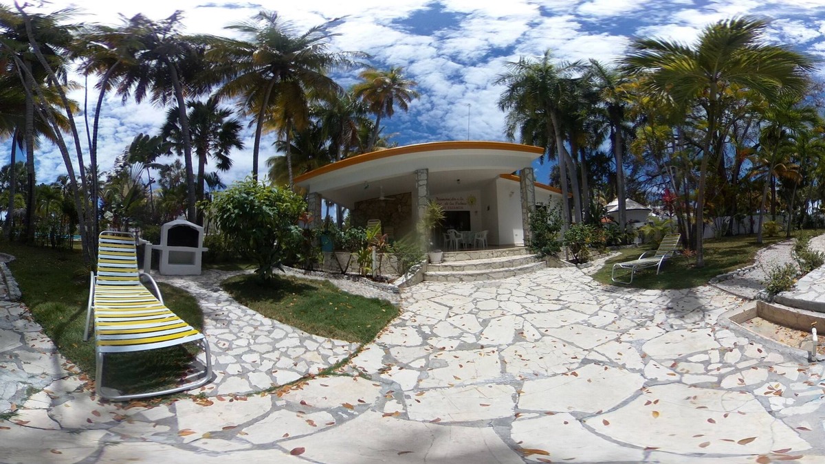Bocacanasta House | Fantastic vacation home with access to the Caribbean Sea!