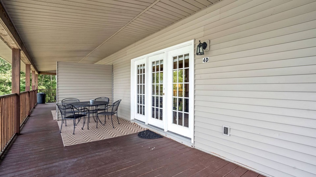 Almo Condo | FANTASTIC VIEWS OVERLOOK KENTUCKY LAKE - COVERED BOAT SLIPS & BOAT RENTALS
